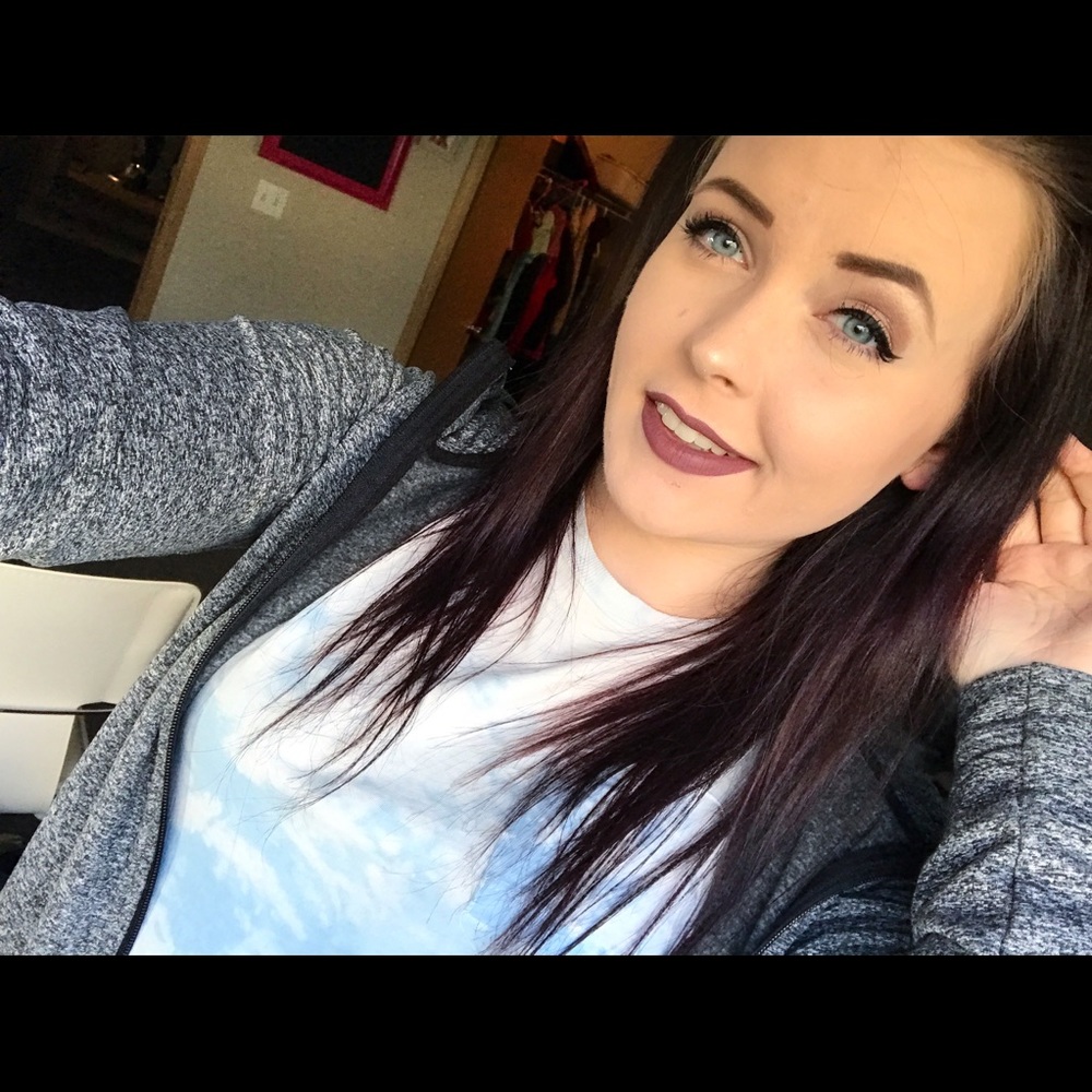 Meet your Posher, Danika